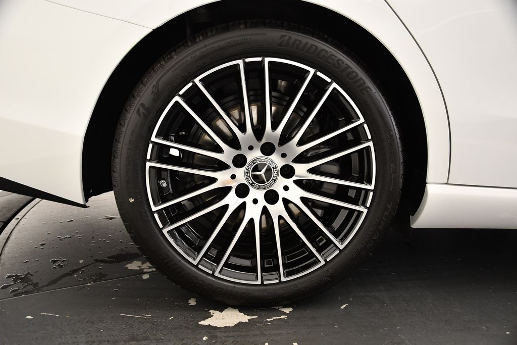 Thumbnail: 2025 Mercedes-Benz C-Class - 15