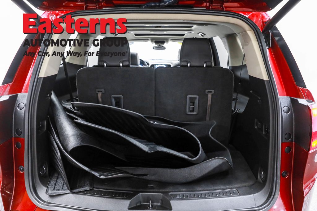Used 2018 Red GMC Denali image 9
