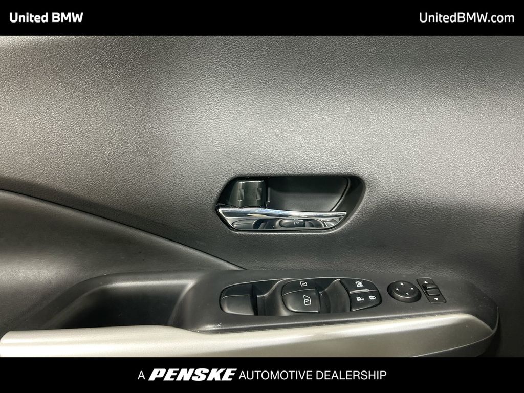 Thumbnail: 2019 Nissan Kicks - 11