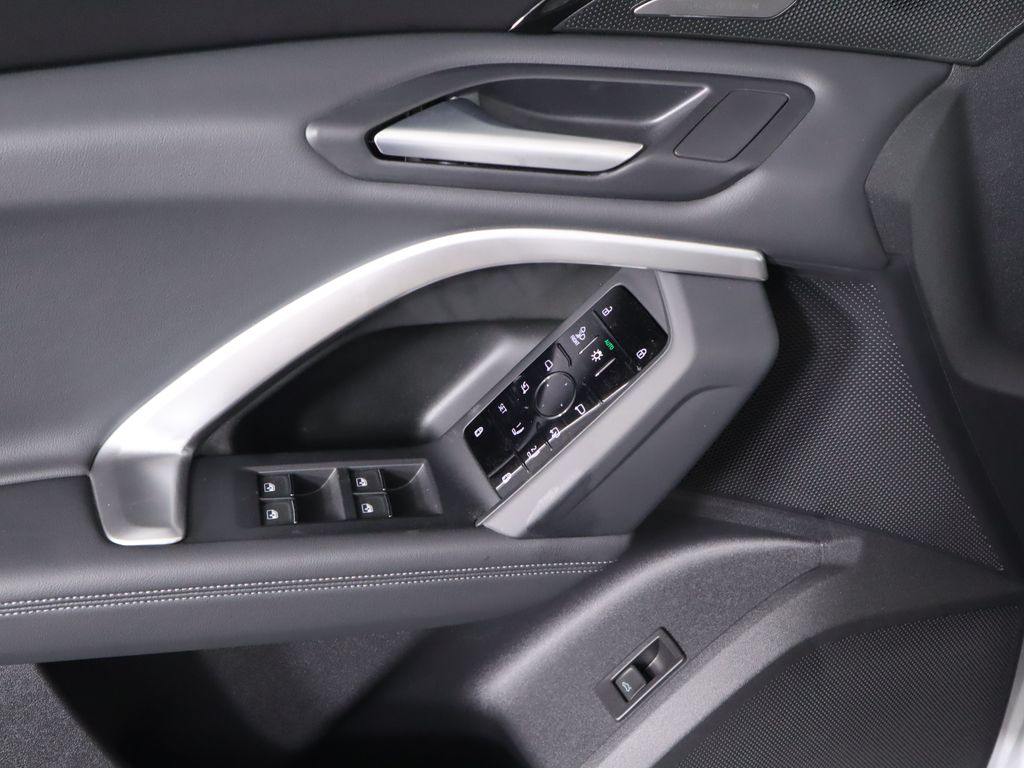 Thumbnail: 2025 Audi Q5 - 25