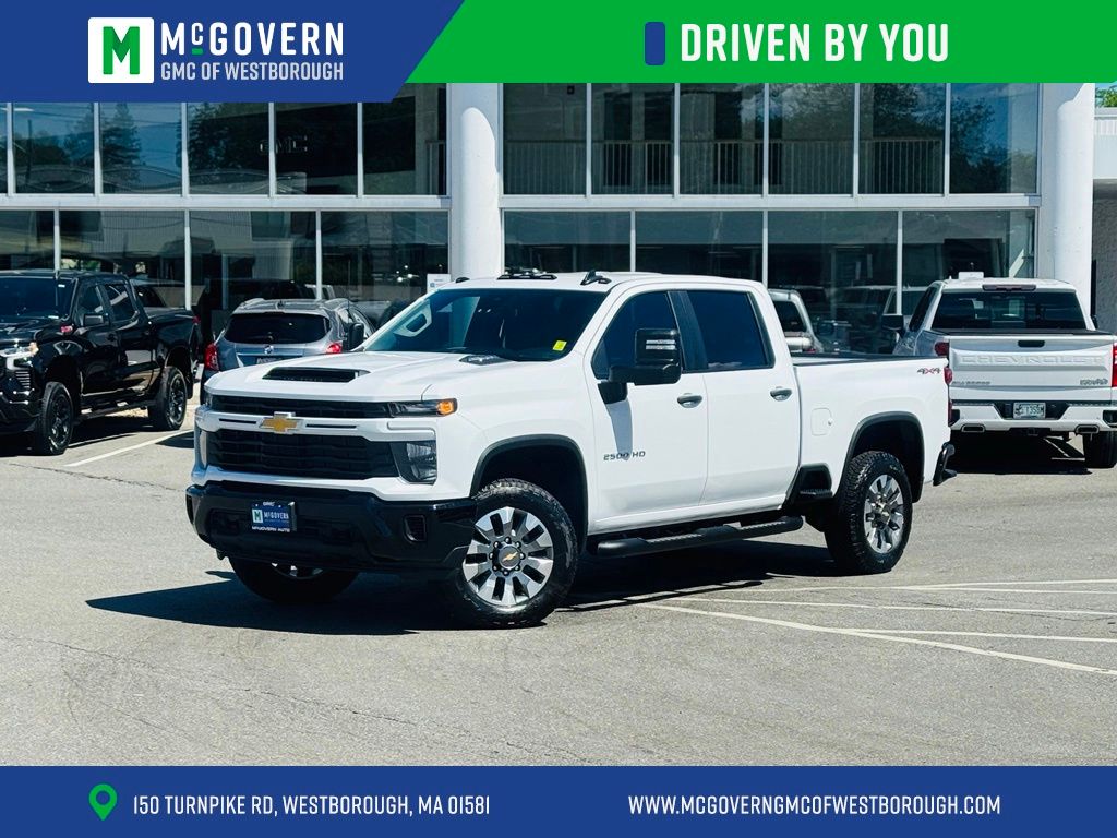 Summit White 2025 Chevrolet Silverado 2500HD Pickup Truck Four-Wheel Drive Automatic