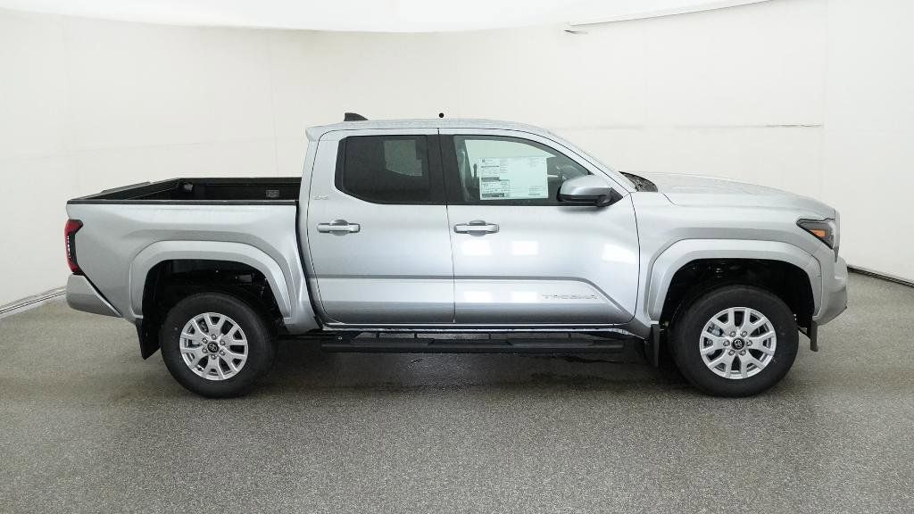 Thumbnail: 2025 Toyota Tacoma - 15