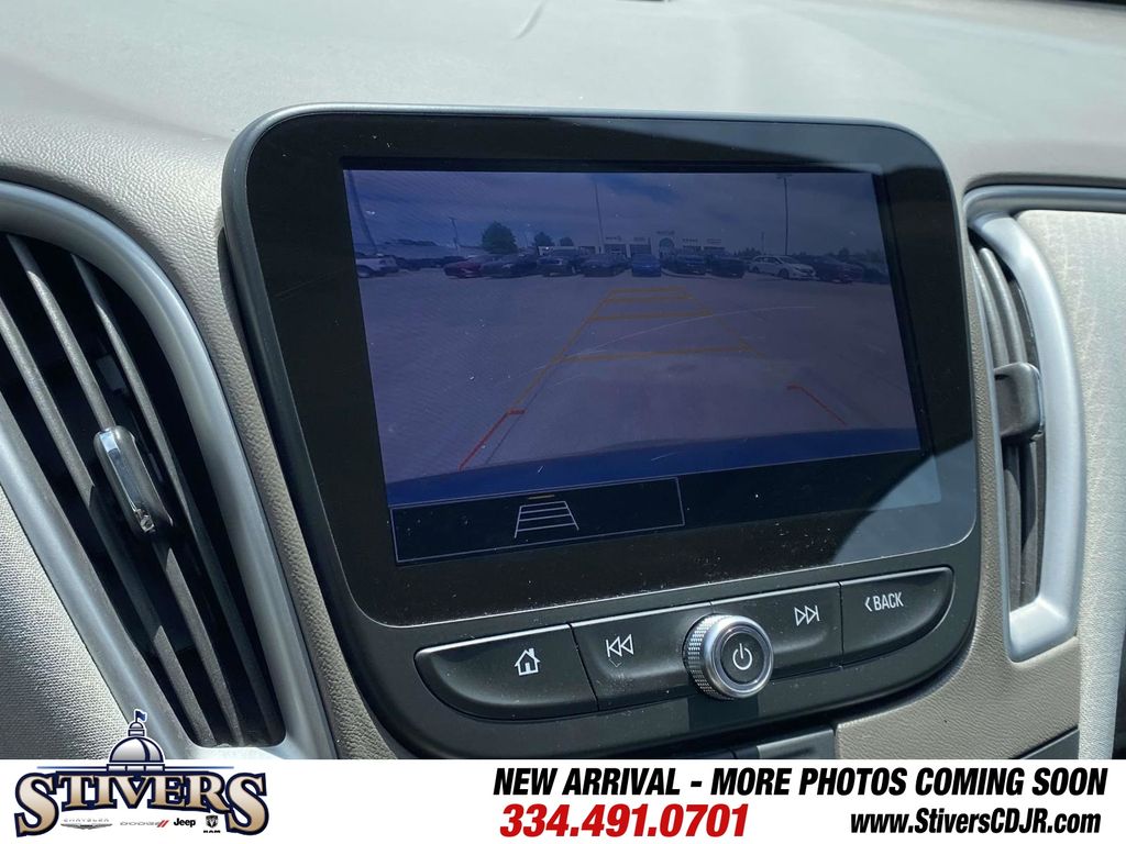 2025 Lakeshore Blue Metallic Chevrolet Malibu LT FWD Sedan