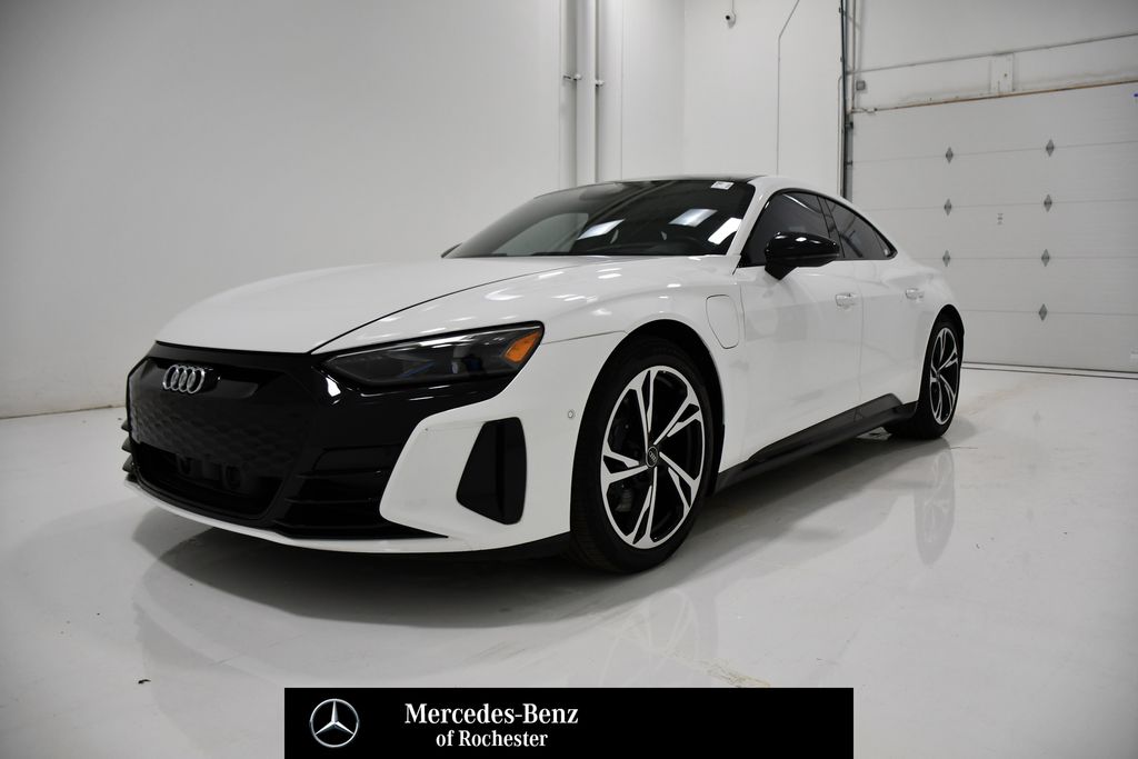 Ibis White 2022 Audi e-tron GT Prestige quattro AWD Sedan All-Wheel Drive 1-Speed Automatic