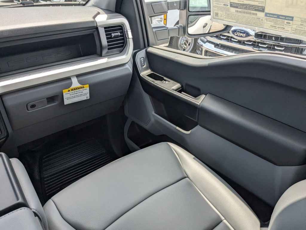 2025 Ford F-250 Super Duty XL