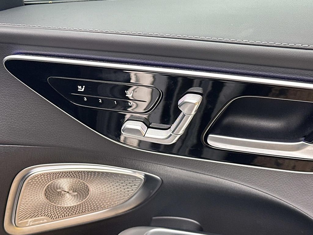 Thumbnail: 2025 Mercedes-Benz C-Class - 20