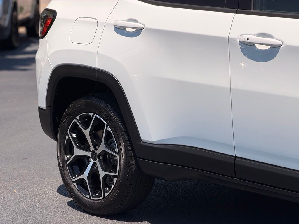 2025 Jeep Compass Limited Bright White Clearcoat - Jim Hudson Acura - Image 9
