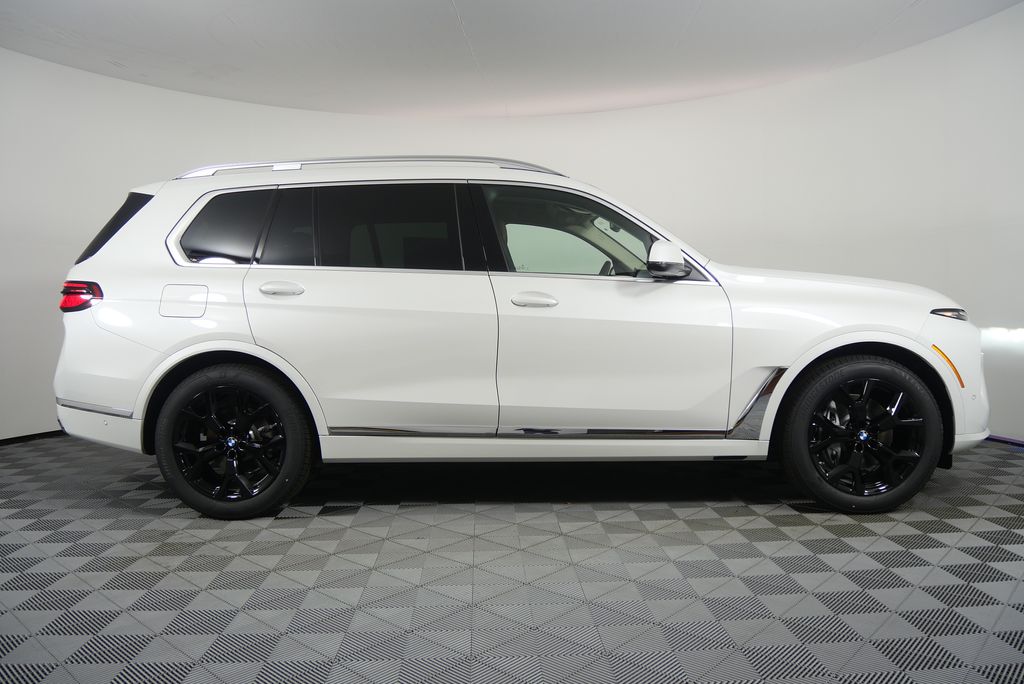 Thumbnail: 2026 BMW X7 - 2