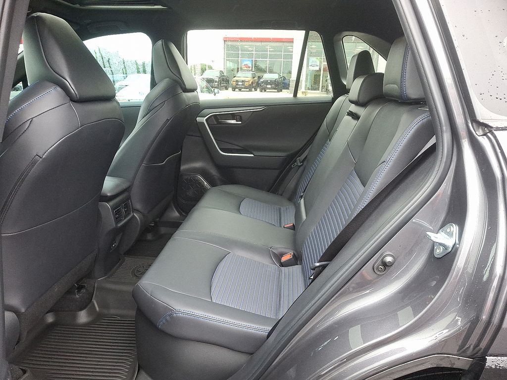 2024 Toyota RAV4 XSE 10