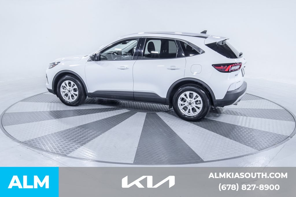 2024 Ford Escape Active photo 2