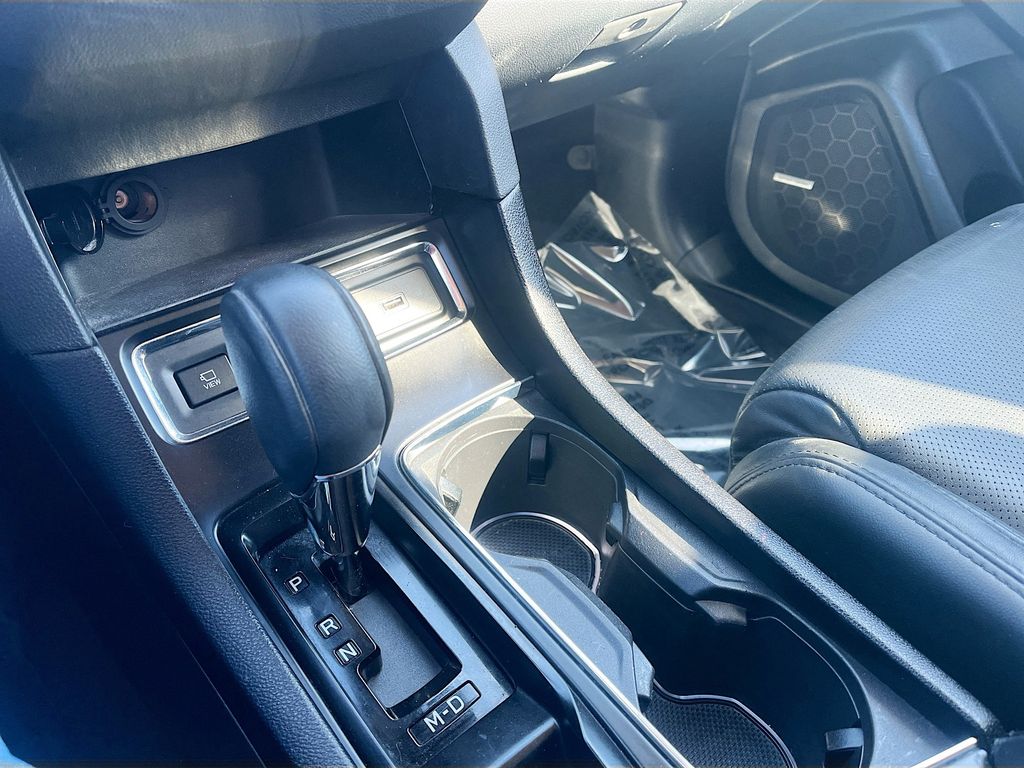 Used 2025 Black Subaru Onyx Edition Touring image 17