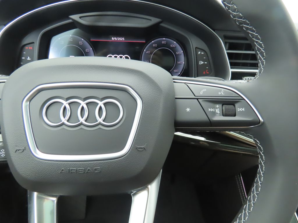 Thumbnail: 2025 Audi Q7 - 13