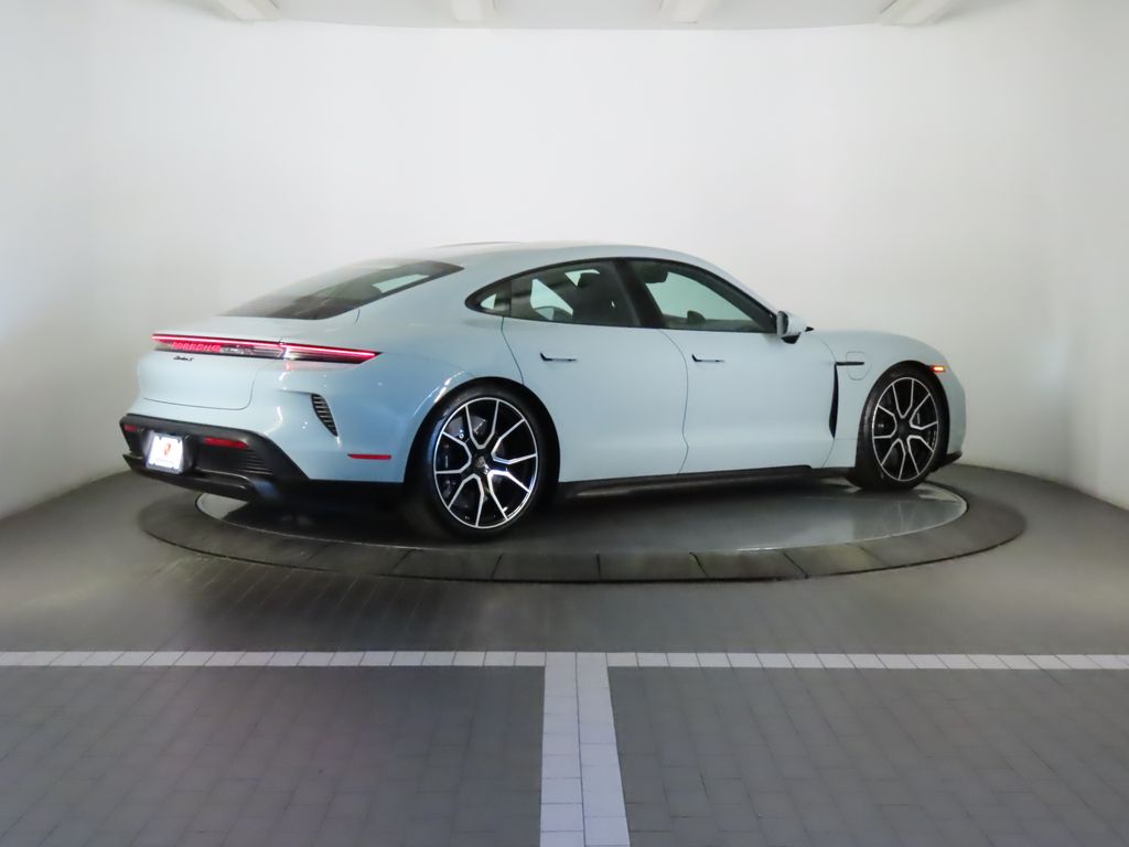 Thumbnail: 2025 Porsche Taycan - 7