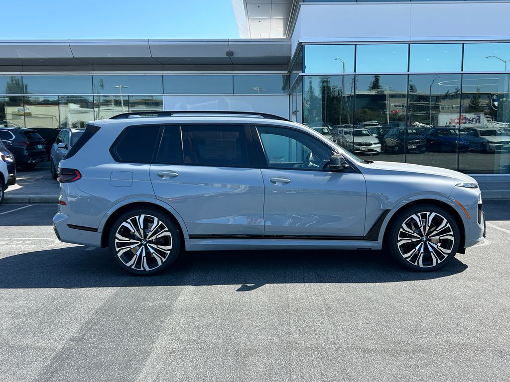 Thumbnail: 2027 BMW X7 - 6