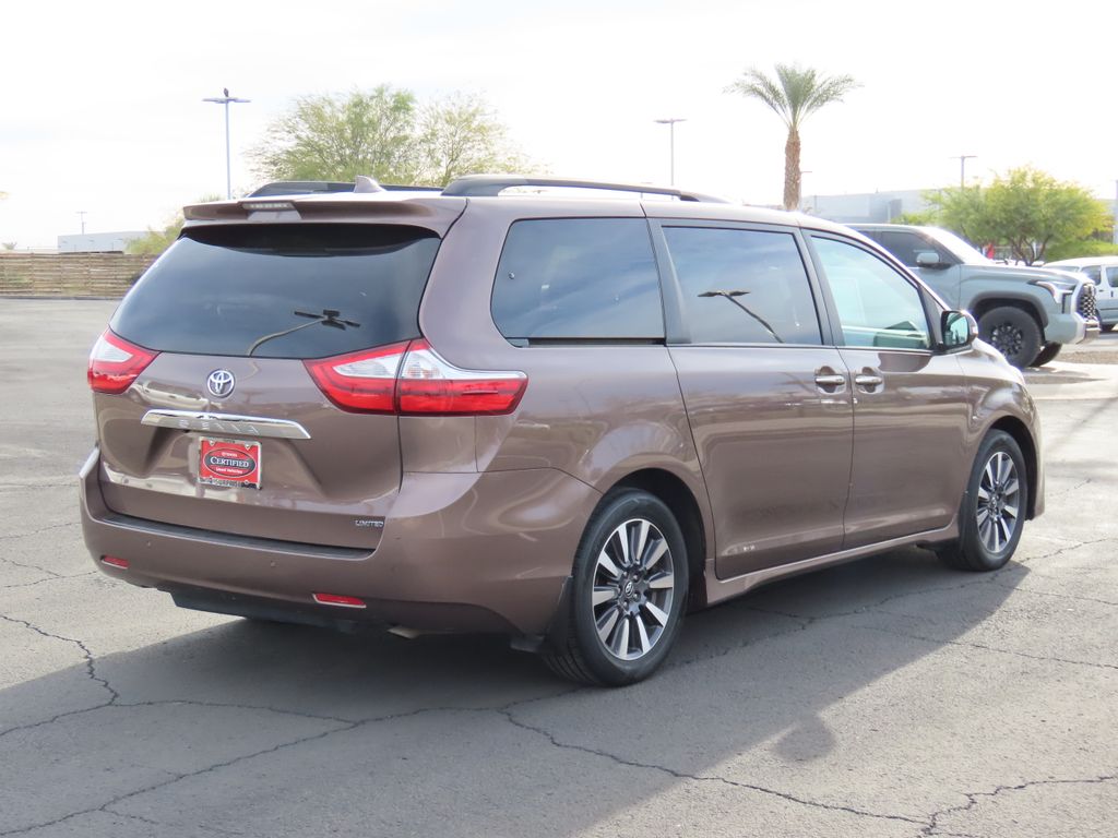 2019 Toyota Sienna SE Premium 5