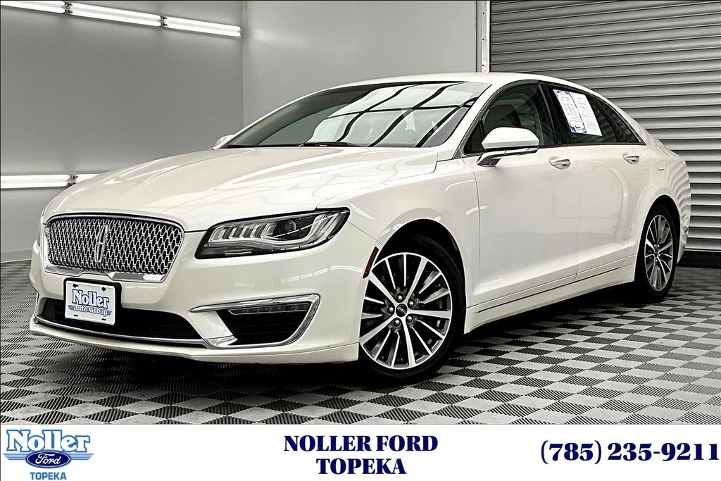 White Platinum Clearcoat Metallic 2020 Lincoln MKZ Standard FWD Sedan Front-Wheel Drive 6-Speed Automatic