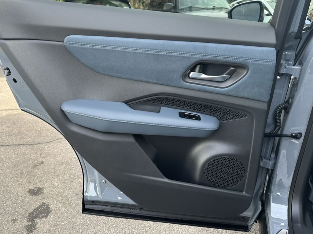 2025 Nissan Ariya PLATINUM+ e-4ORCE