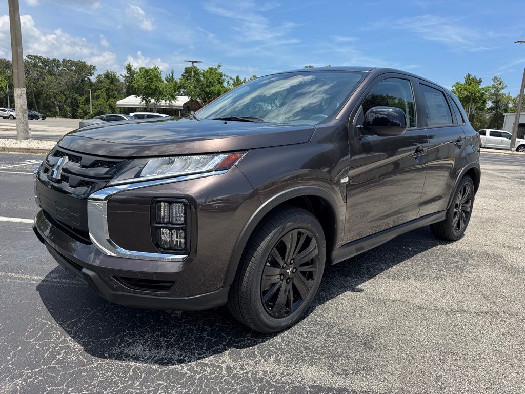 2025 Mitsubishi Outlander Sport LE photo 2
