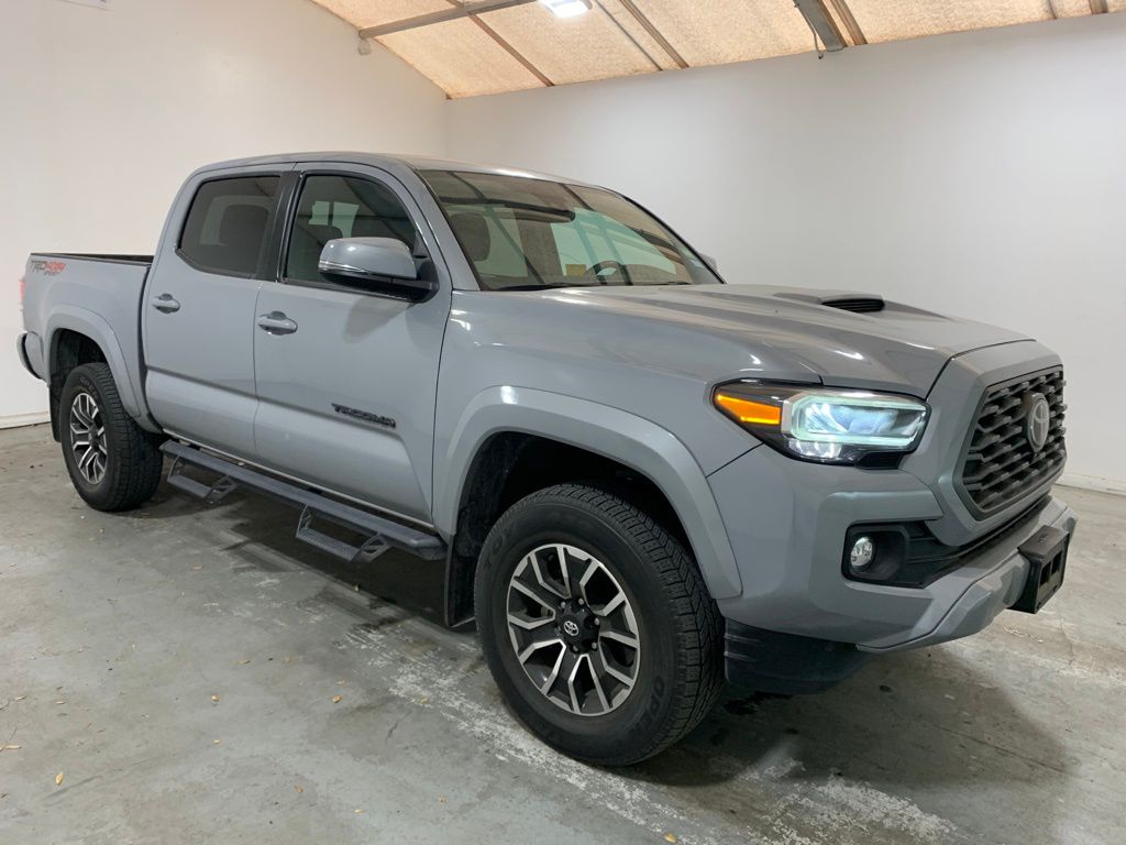 2021 Toyota Tacoma TRD Sport 3