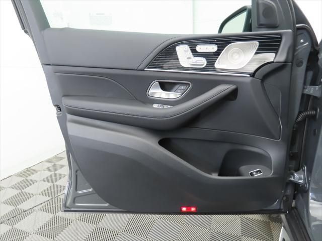 Thumbnail: 2025 Mercedes-Benz GLE - 25