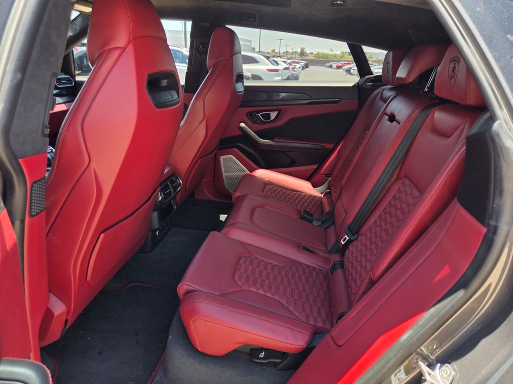 Thumbnail: 2022 Lamborghini Urus - 6