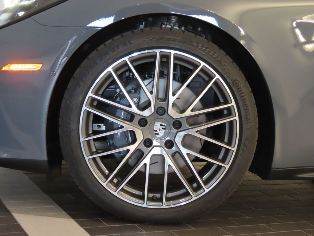 Thumbnail: 2026 Porsche Panamera - 11