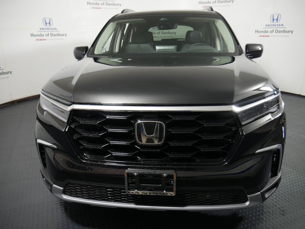 2025 Honda Pilot Touring 2