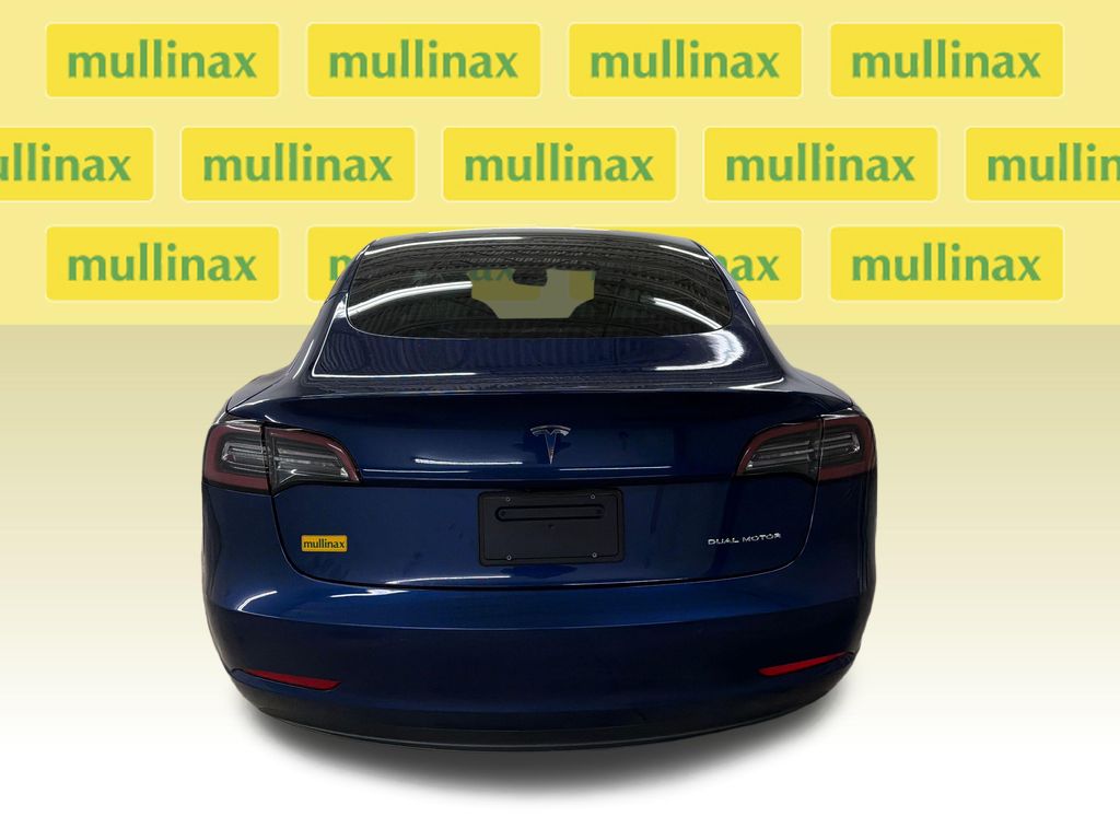 Used 2022  Tesla Long Range image 6