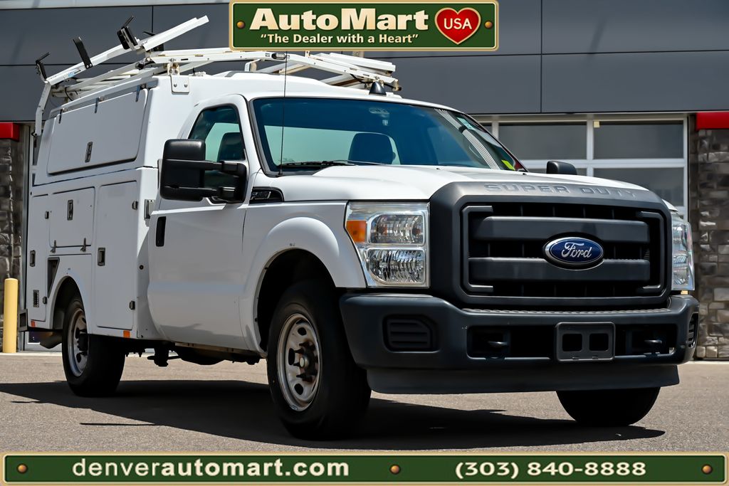 Oxford White 2013 Ford F-350 Super Duty Pickup Truck 4X2 6-Speed Automatic Overdrive