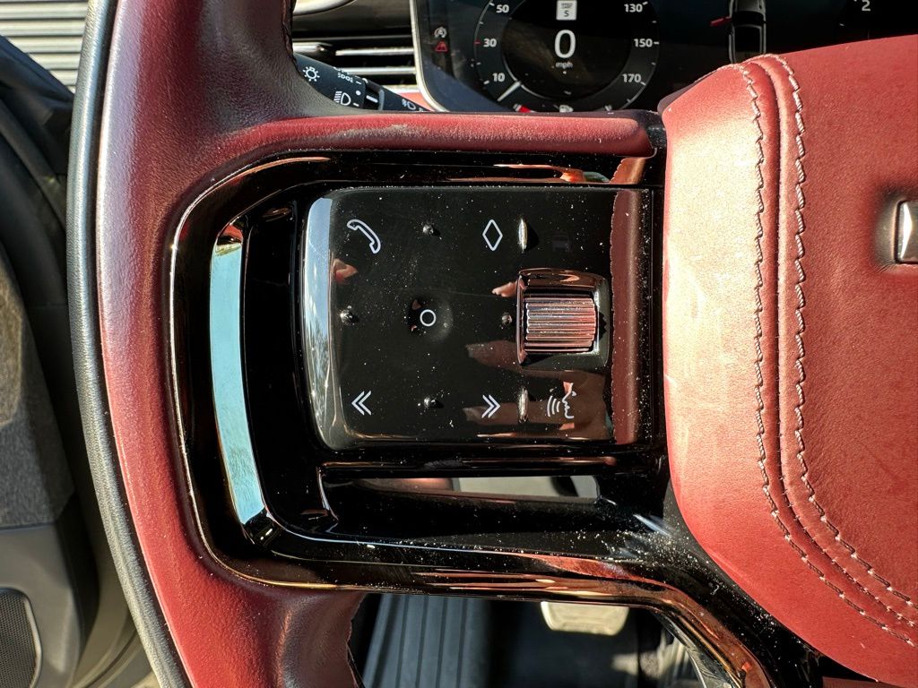 Thumbnail: 2023 Land Rover Range Rover Sport - 17