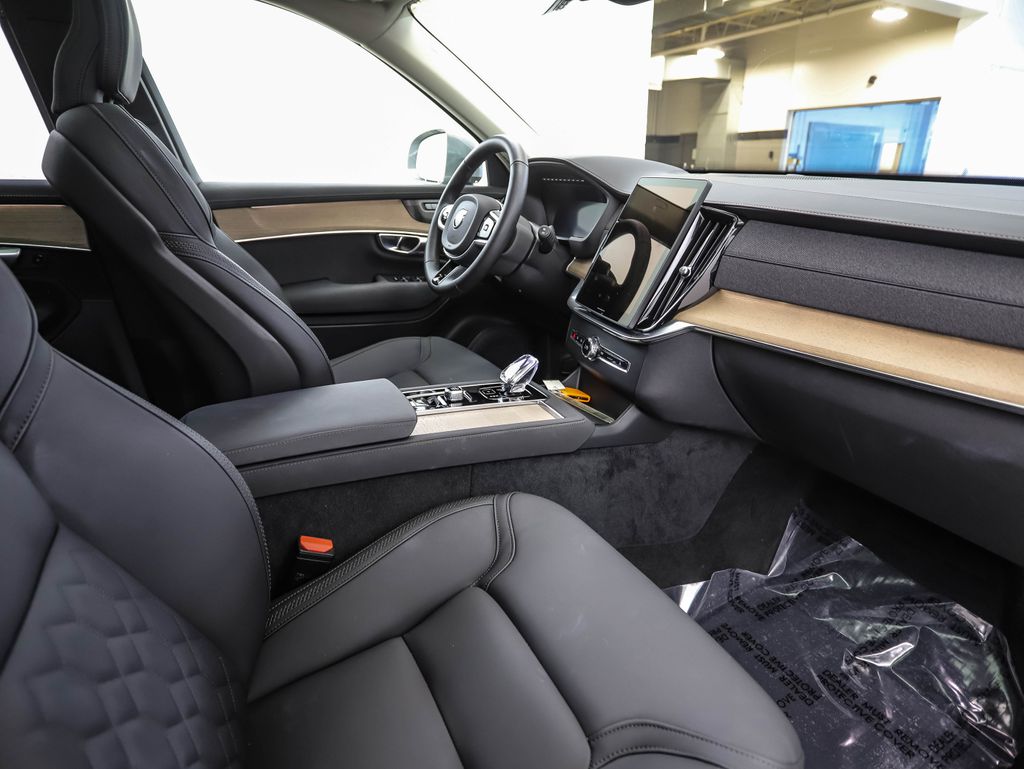 Thumbnail: 2026 Volvo XC90 - 31