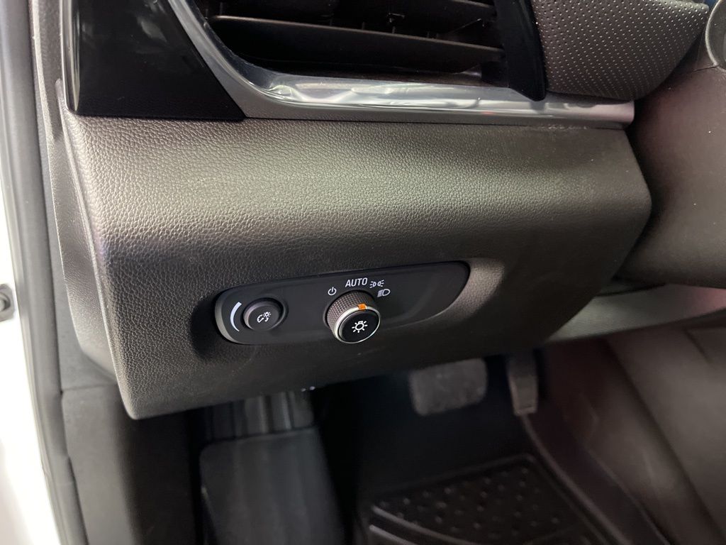 Thumbnail: 2022 Chevrolet Traverse - 29