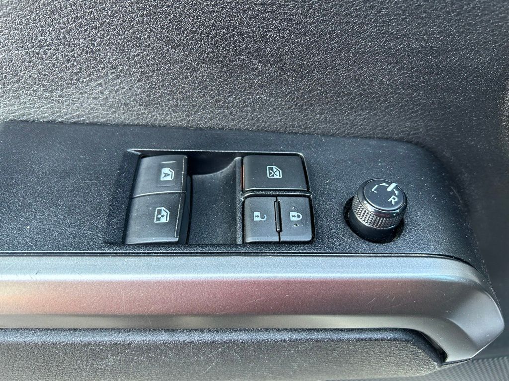 Thumbnail: 2023 Toyota Tacoma - 15