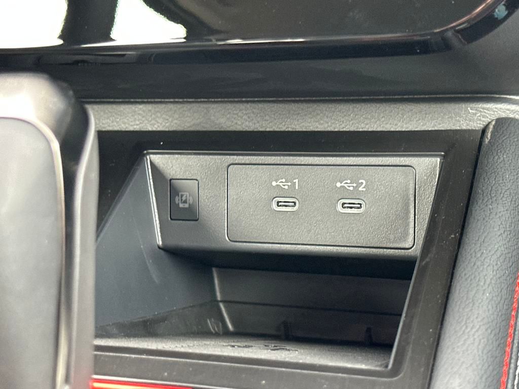 2025 Nissan Kicks SR photo