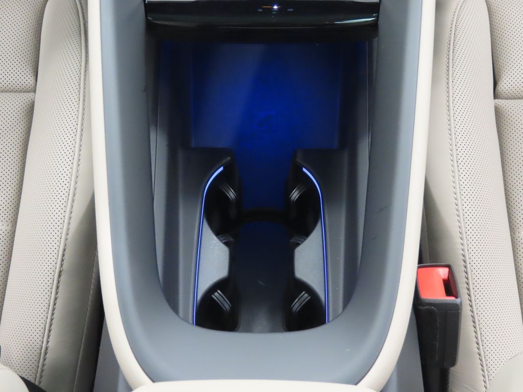 Thumbnail: 2025 Porsche Macan - 30