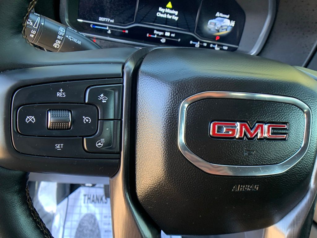 2023 GMC Yukon AT4 18