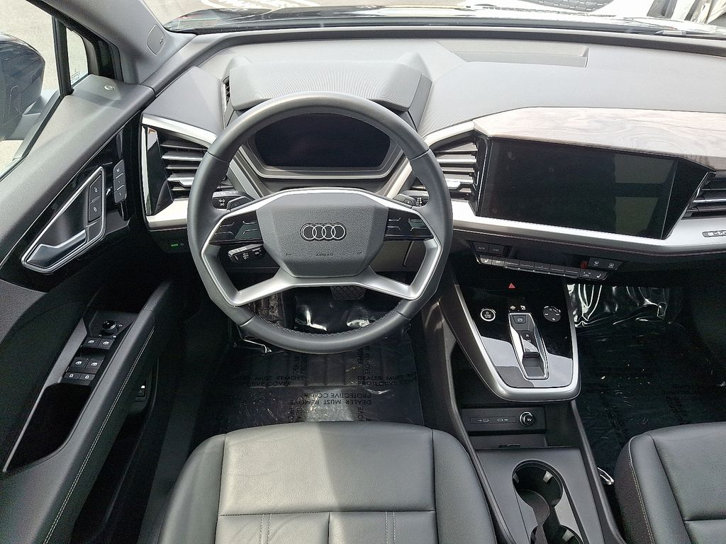 Thumbnail: 2023 Audi Q4 e-tron - 11