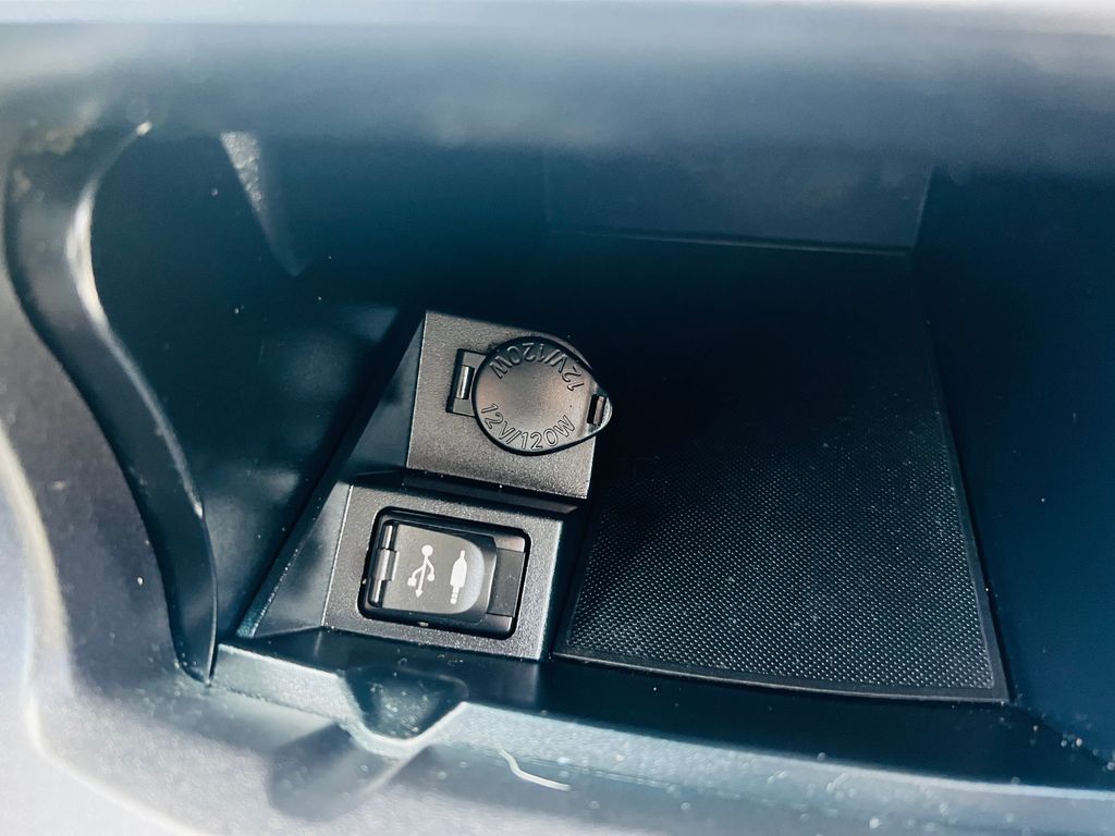 Thumbnail: 2017 Toyota Camry - 27