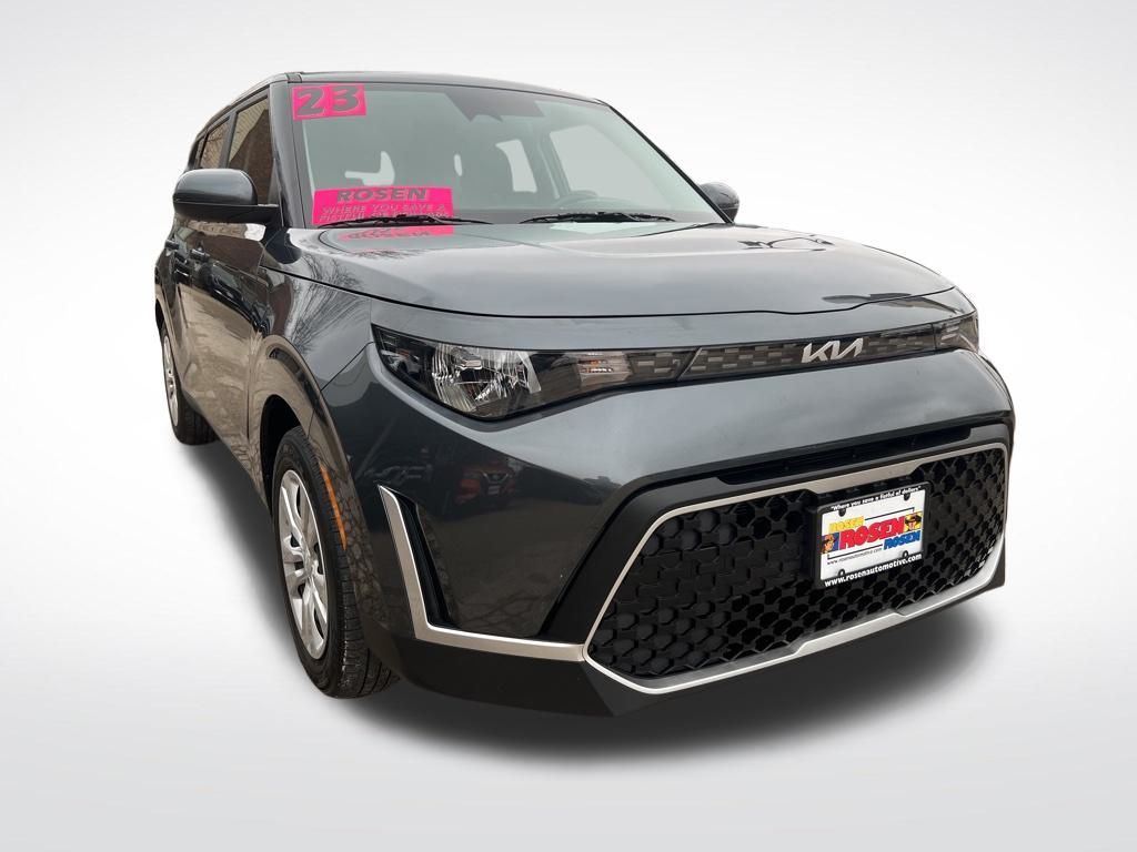 2023 Kia Soul LX photo
