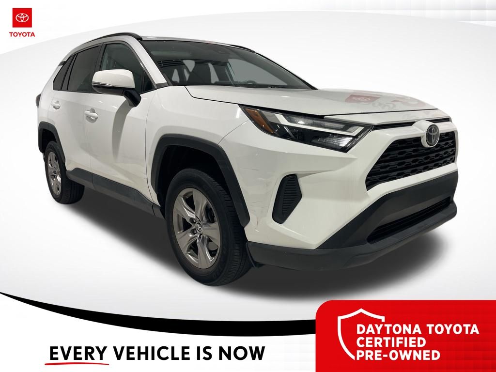 2022 Toyota RAV4 XLE FWD's photo