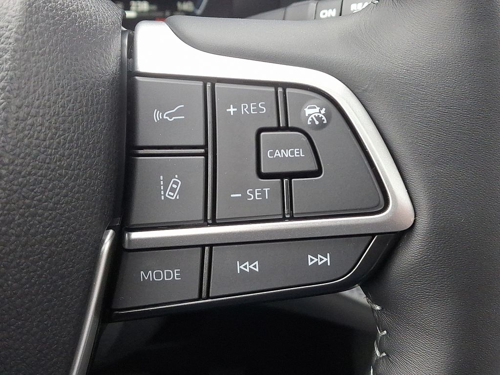 Thumbnail: 2025 Toyota Highlander - 25