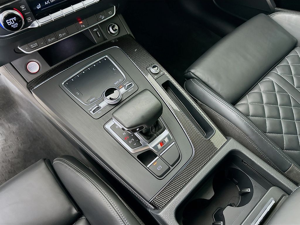 Thumbnail: 2020 Audi SQ5 - 17