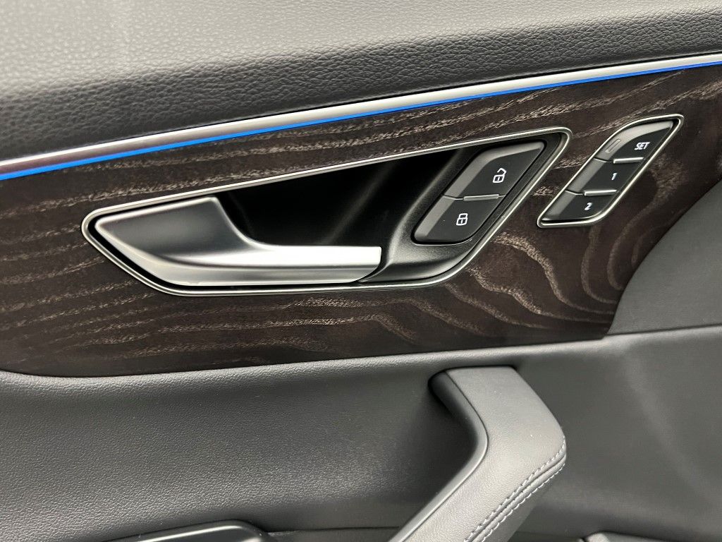 Thumbnail: 2023 Audi Q7 - 31