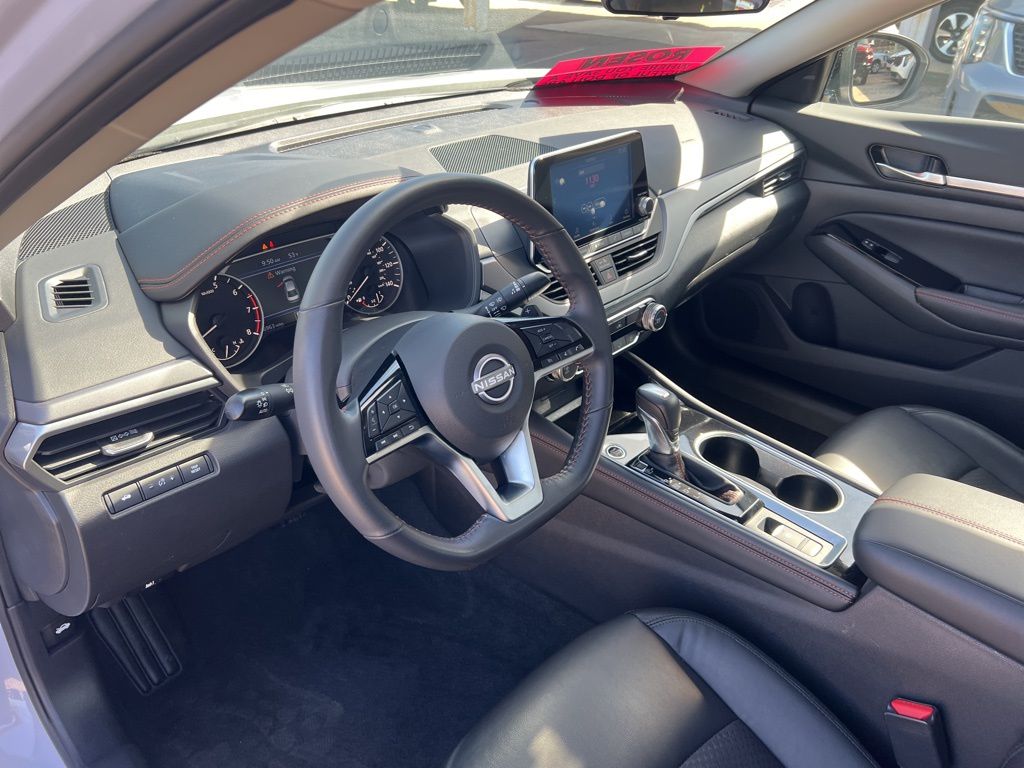 2024 Nissan Altima 2.5 SR photo