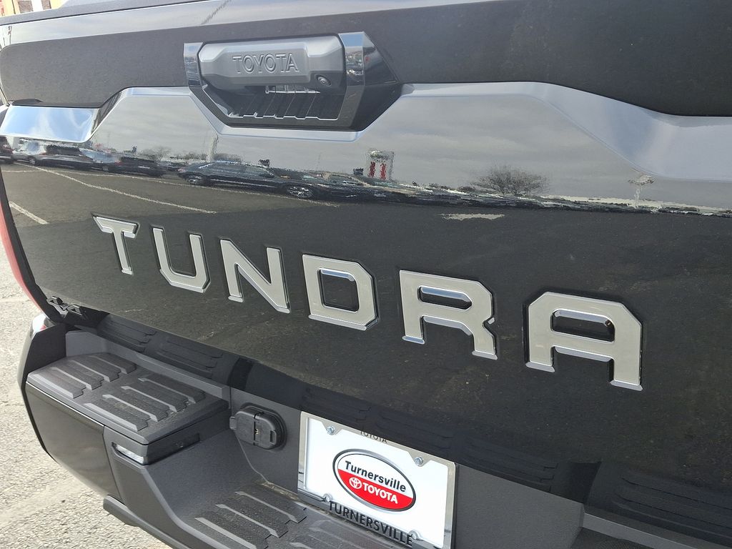 2025 Toyota Tundra SR5 10