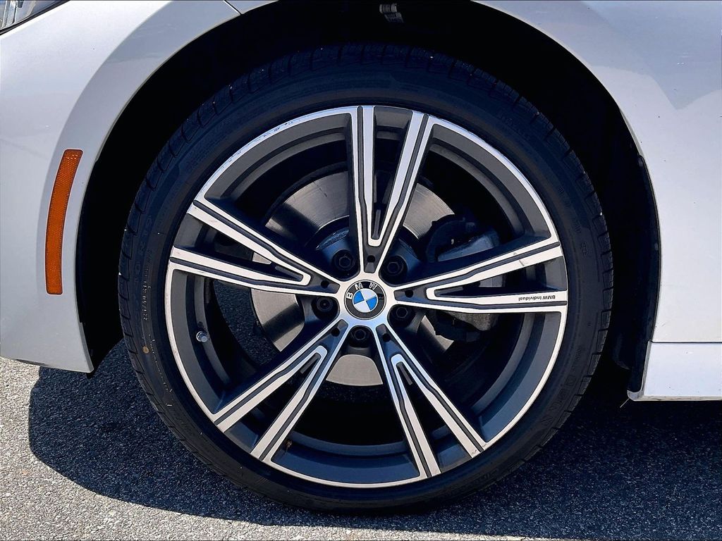 2023 BMW 3 Series — photo 7