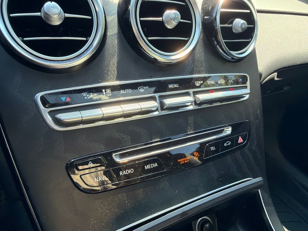Thumbnail: 2019 Mercedes-Benz GLC - 31