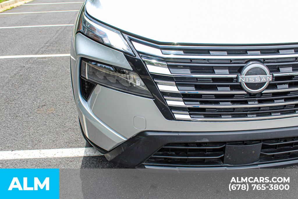 Used 2024 Silver Nissan S image 12