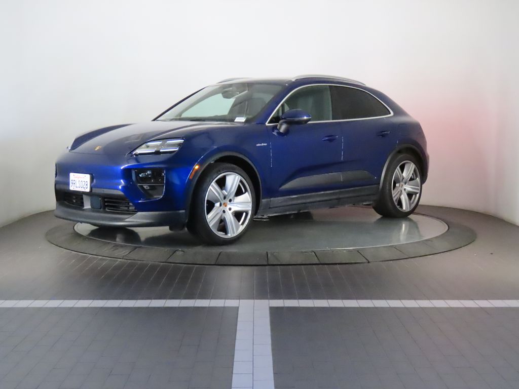 Thumbnail: 2024 Porsche Macan - 1