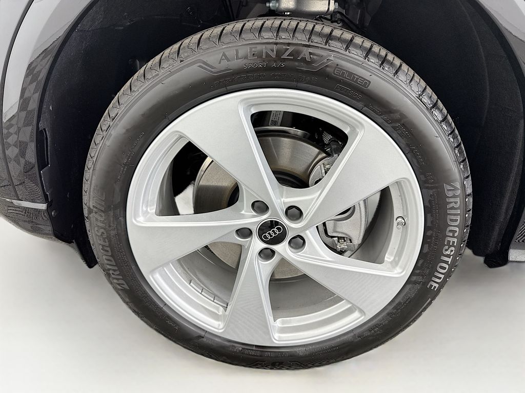 Thumbnail: 2025 Audi Q5 - 30